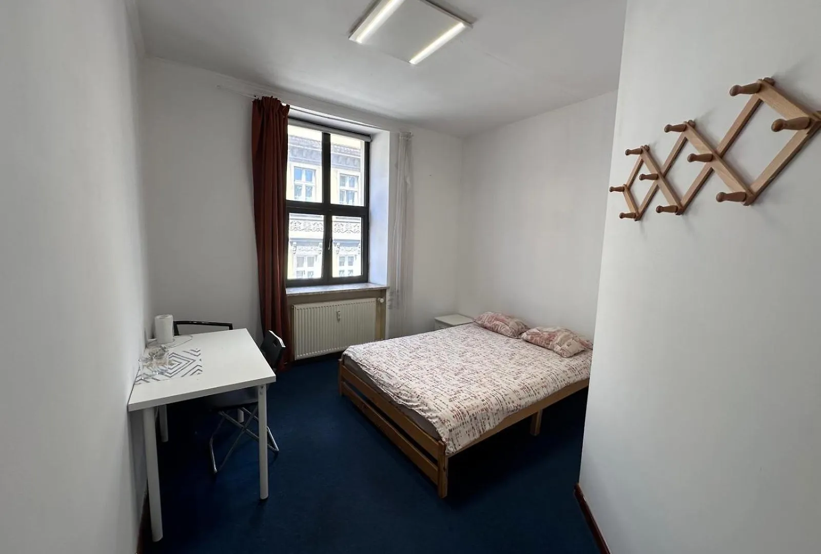 Genius Rooms- 24H Self Check-In Познань