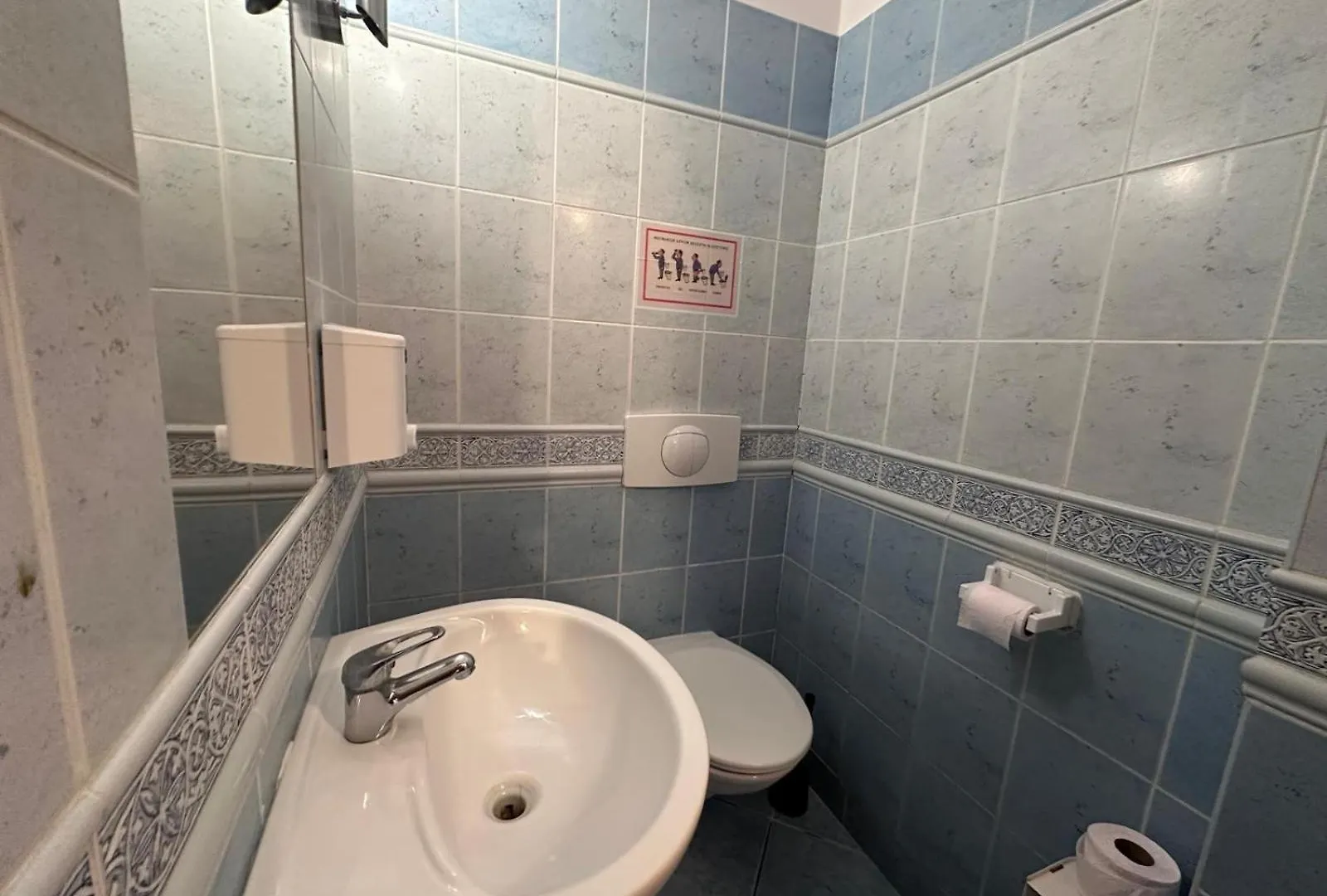 Genius Rooms- 24H Self Check-In Познань