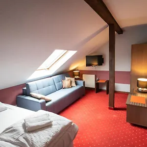 hotel-podkowa.hotelswroclaw.com/